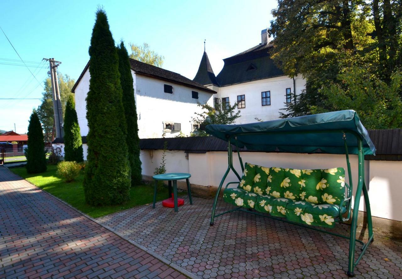 Apartman Pri Zamocku Bešeňová Extérieur photo