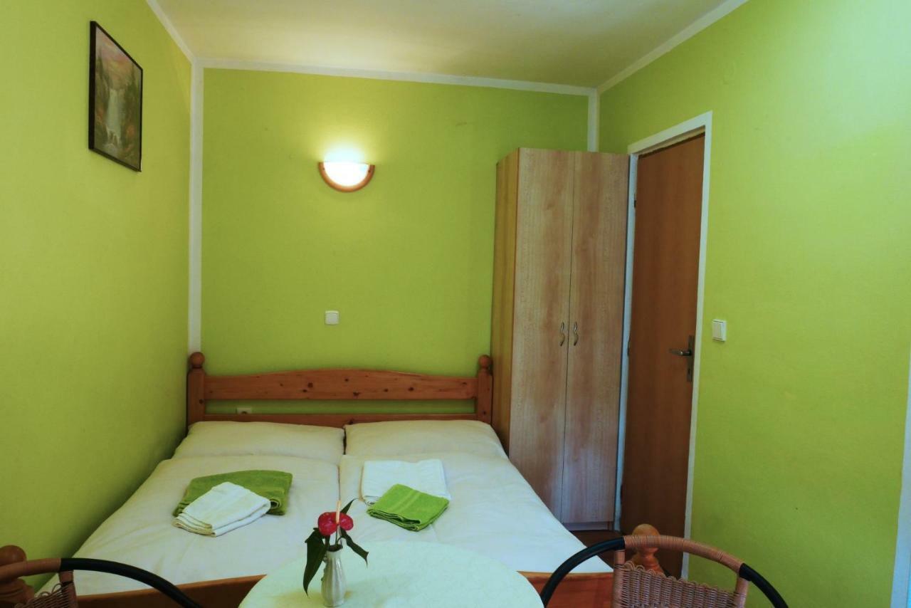 Apartman Pri Zamocku Bešeňová Extérieur photo